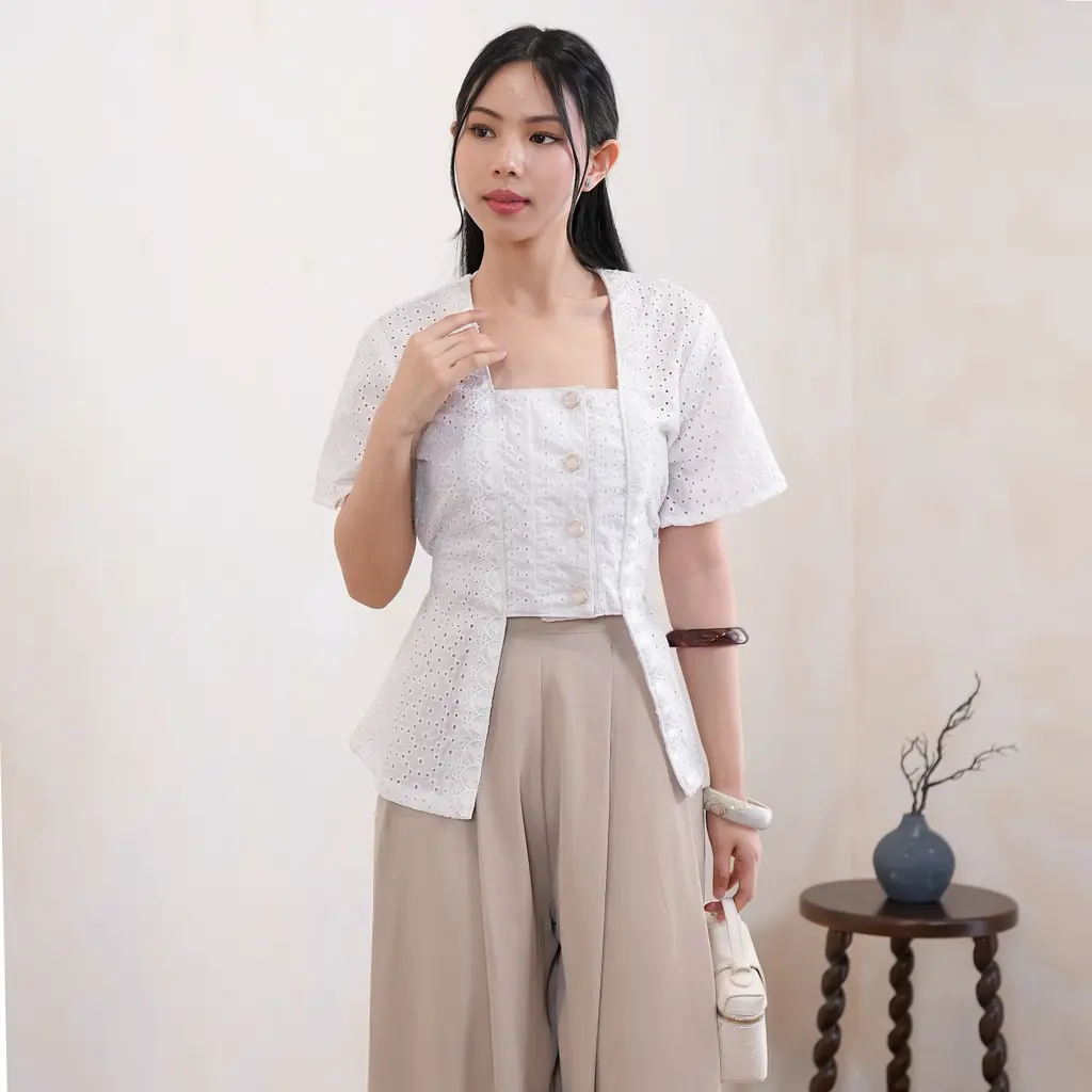 Kebaya Kutu Baru Gina Katun Bolong