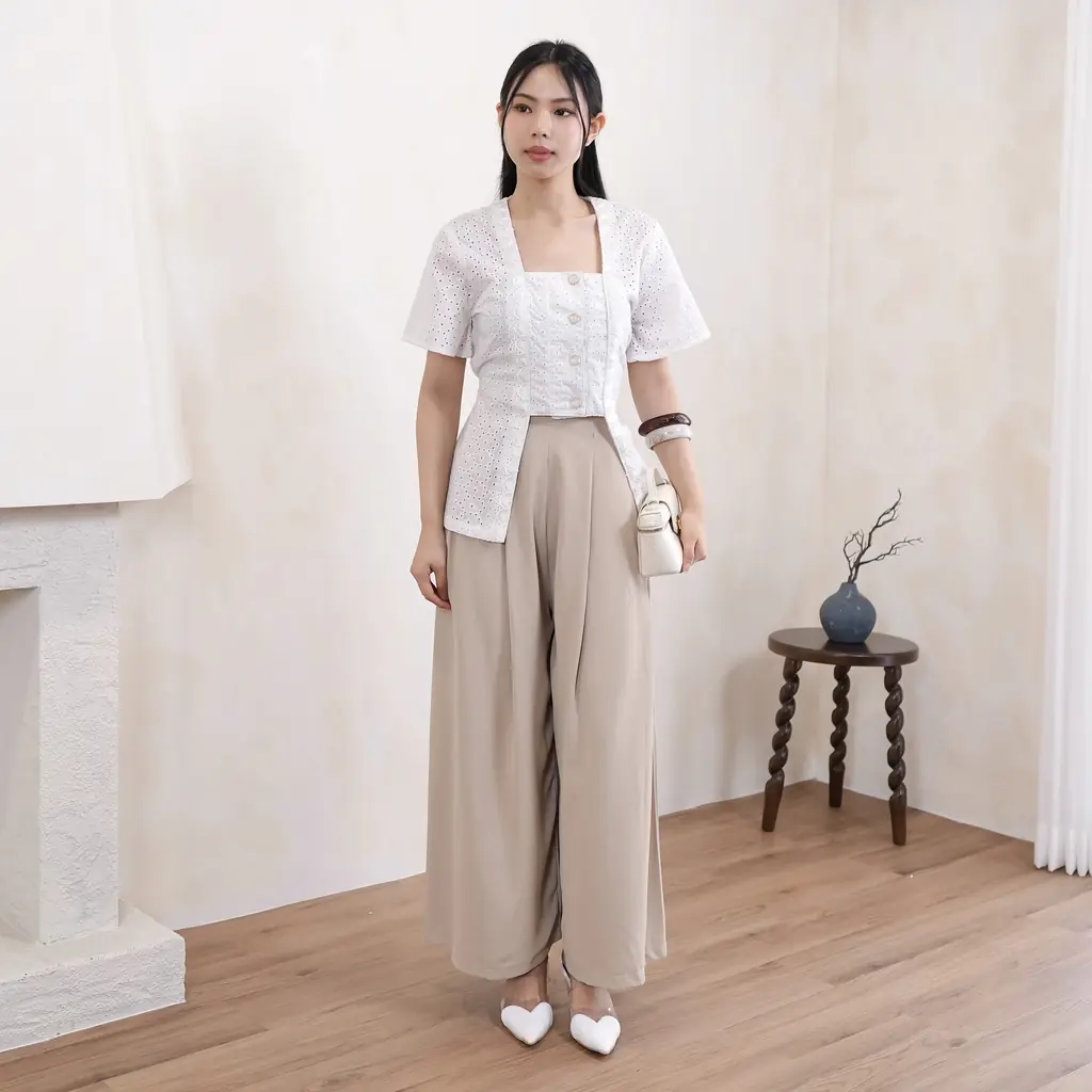 Kebaya Kutu Baru Gina Katun Bolong