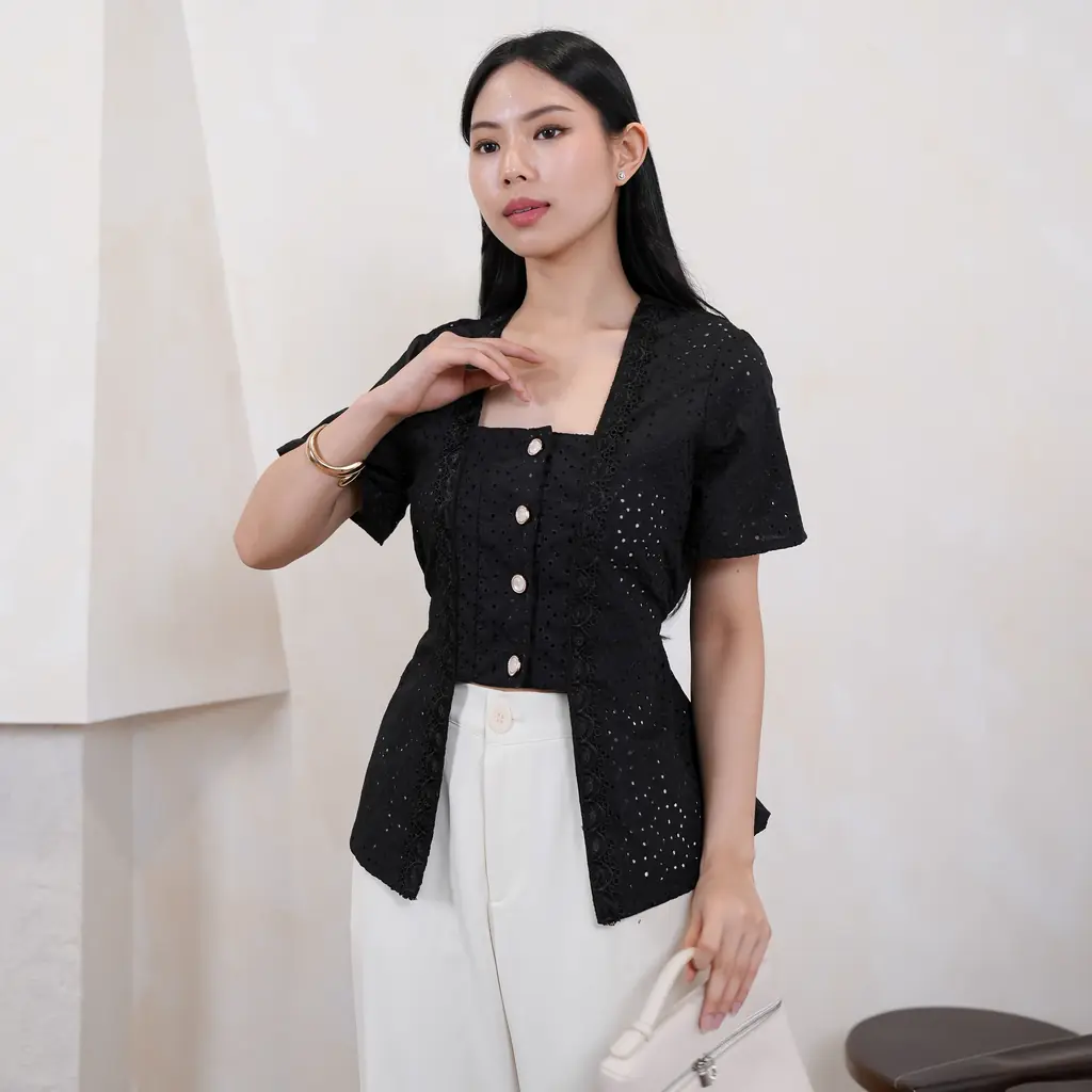 Kebaya Kutu Baru Gina Katun Bolong