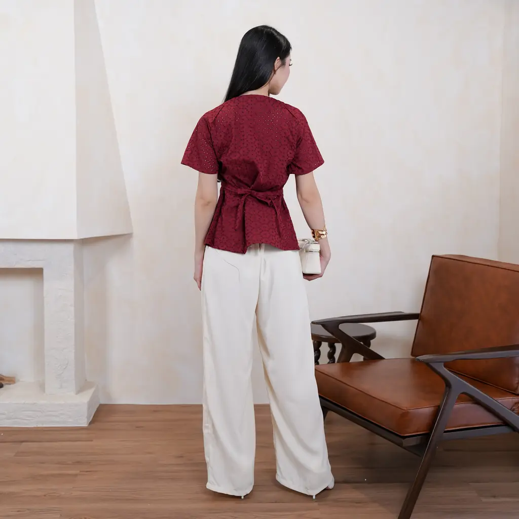 Kebaya Kutu Baru Gina Katun Bolong