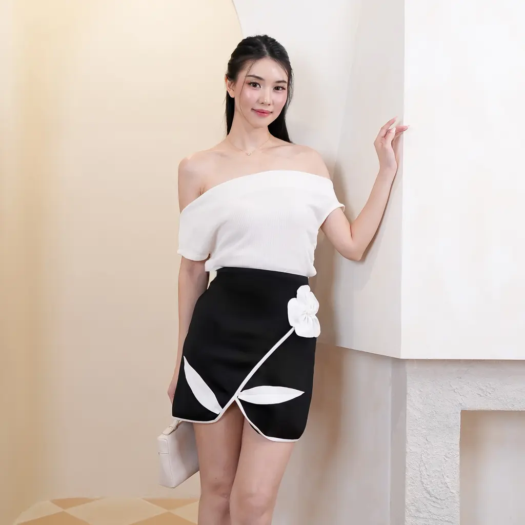 Mini Skirt Zha Floral Artsy